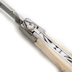 Laguiole sanglier avec un manche en dent de phacochère