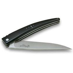 laguiole design style black horn tip
