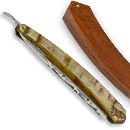 7/8 Iforge Razor with ram’s horn handle with mahogany box