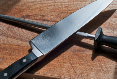 Cinq étapes faciles pour garder votre couteau bien aiguisé.